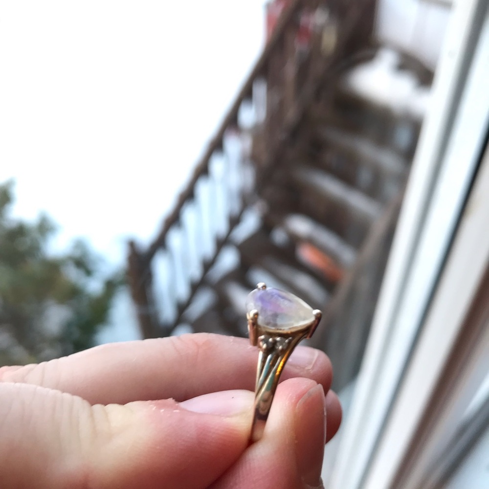 14k gold moonstone and diamond ring size 6.5 - Picture 4 of 10